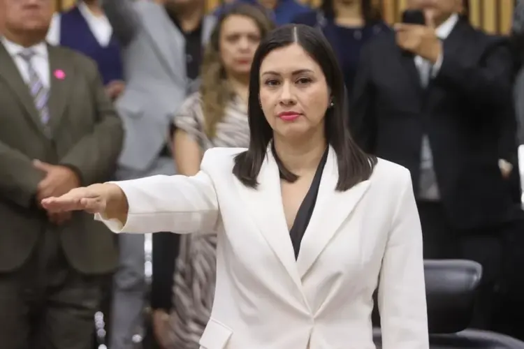 Eligen a Blanca Cruz como presidenta provisional del INE