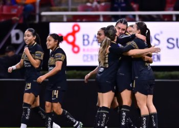 Carolina Jaramillo brilla en goleada de Chivas ante Necaxa