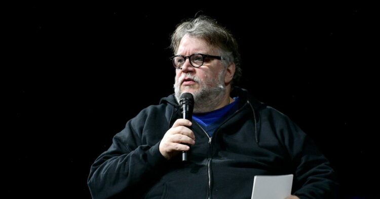 Guillermo del Toro defiende Digger: 'es una película espléndida'