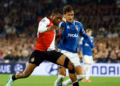 Feyenoord vence 3-2 al Como en un final dramático