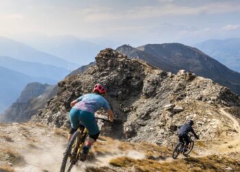 ¿Por qué la trayectoria correcta suele ser más importante que la potencia en mountain bike?