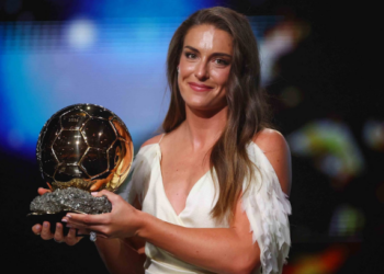 Alexia Putellas gana su tercer Balón de Oro femenino