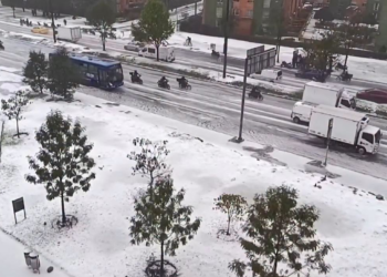 Granizada sorprende a Bogotá y afecta la movilidad