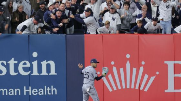 Rays eliminan a Yankees tras polémica interferencia