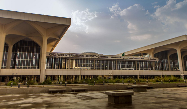 Arabia Saudí confirma dos fallecidos tras ataque a aeropuerto