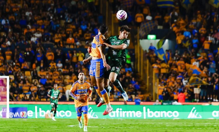 Ismael Díaz y Díber Cambindo hunden a Tigres ante León