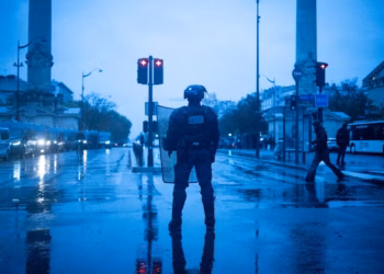 Francia despliega 70 mil policías por protestas
