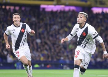 Vasco da Gama sorprende a Boca y toma ventaja