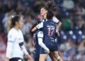 Rayadas golea 6-0 a Pumas Femenil y pelea el liderato