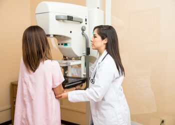 Cáncer de mama afecta a mujeres más jóvenes