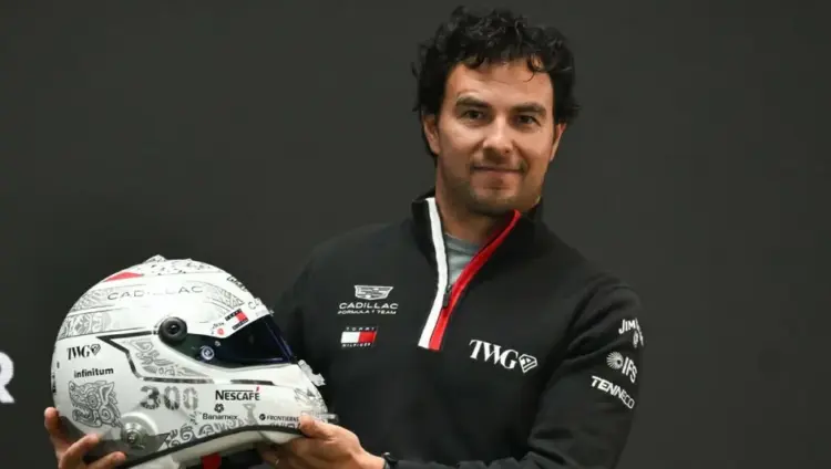 Checo Pérez presenta casco para el GP de México 2026
