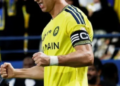 Cristiano lidera encuesta histórica y Messi queda atrás