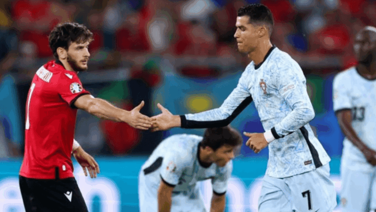 El emotivo mensaje de Cristiano Ronaldo a Kvaratskhelia