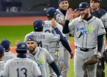 Tampa Bay vence 3-1 y acaricia la Serie Mundial