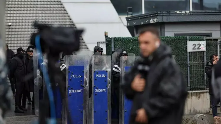 Turquía silencia a Halk TV y detiene a 11 personas