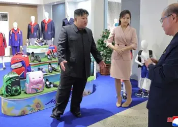 Kim Jong-un aparece con su hija tras rumores de salud