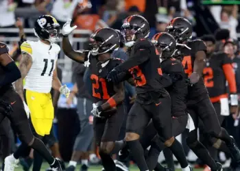 Steelers dejan escapar el triunfo ante Browns en Cleveland