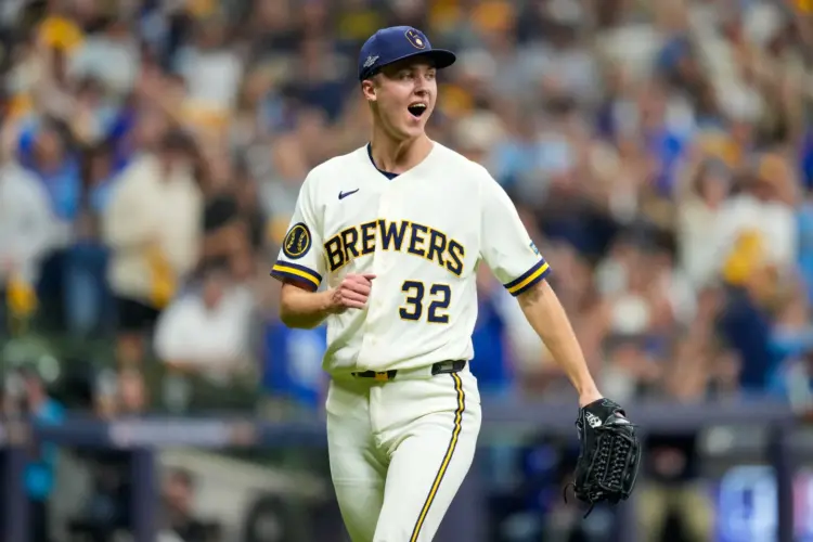 Brewers golpean primero y frenan a Dodgers