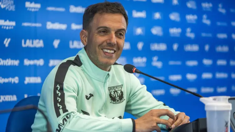 Borja Jiménez regresa a España para dirigir al Cádiz CF