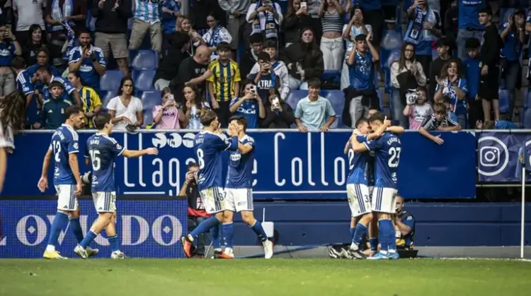 Real Oviedo vence 3-1 al Eibar y frena al líder