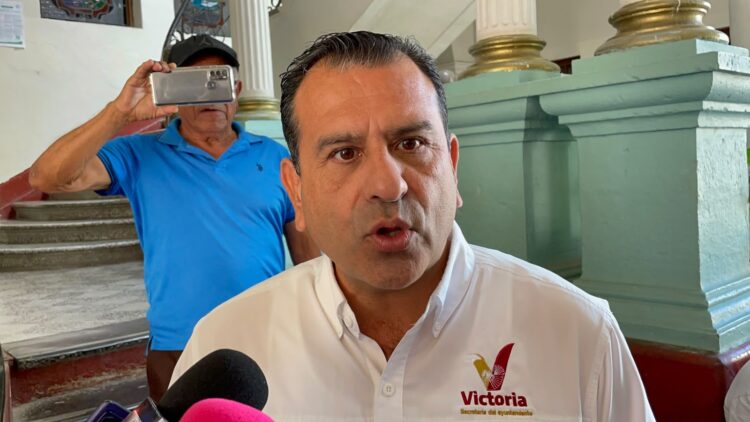 Renuncia Hugo Reséndez a Secretaría del Ayuntamiento