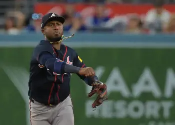 Braves vencen 3-2 a Dodgers y empatan la serie