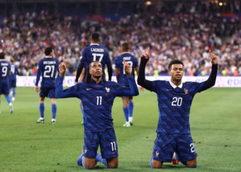 Francia remonta y golea 4-1 a Bélgica