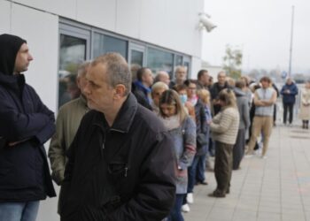 Serbia registra alta participación en elecciones legislativas