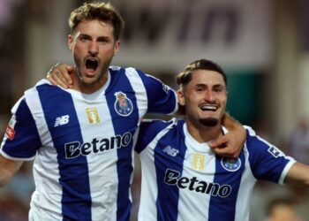 Santiago Giménez rompe su sequía goleadora con Porto
